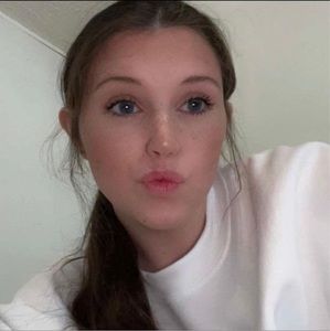 Meet your Posher, Briana